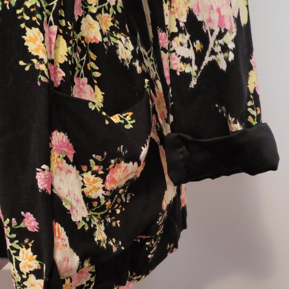 FLORAL BLAzER 💐 - Picture 2 of 7